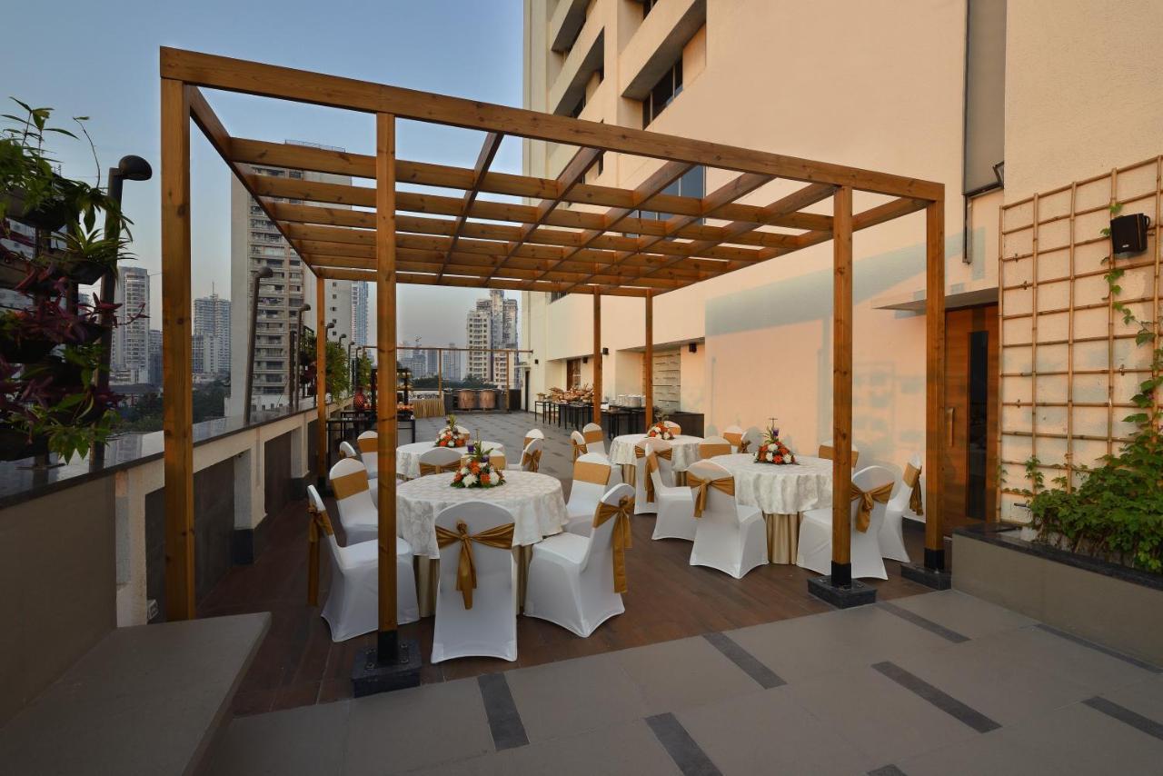 Krishna Palace Hotel Mumbai Exterior foto